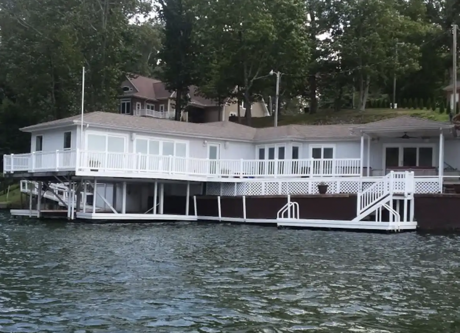 Waterfront on Wilson Lake